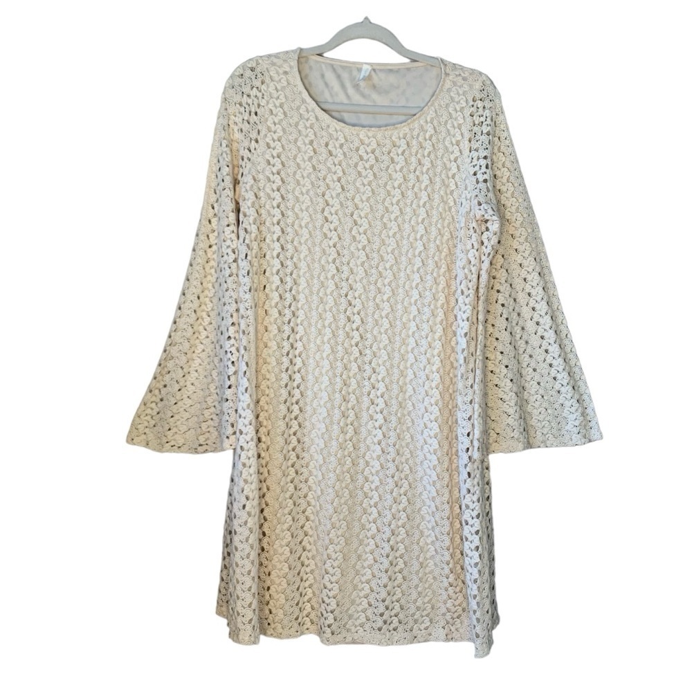 Pink Blush lined creme crochet bell sleeve midi dress. Size M